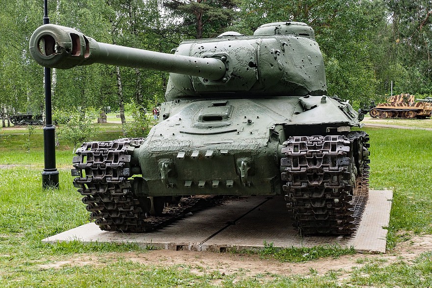 По Волоколамскому шоссе: первая ГЭС, две усадьбы и «штурмгешутц»