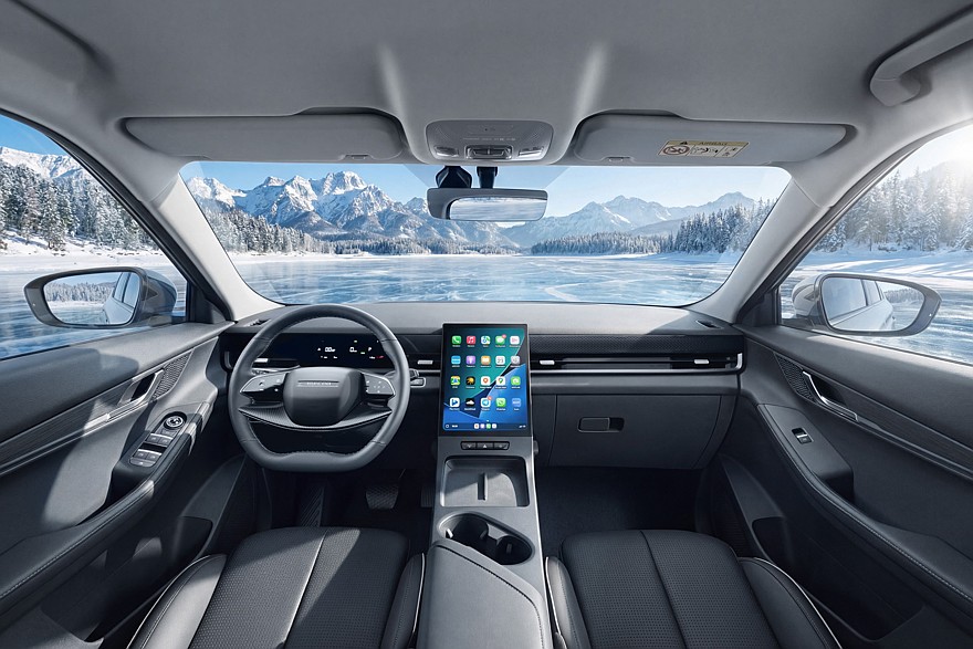 На фото: салон Jaecoo J6 (версии для российского рынка)