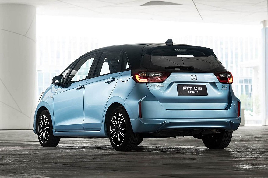 Дореформенный Honda Fit для Китая. Прежде у модели были «спортивная» и «внедорожная» версии, но после рестайлинга хэтч представлен в единственной стандартной комплектации