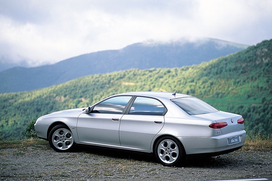 Спорт и бизнес: вспоминаем самые быстрые бизнес-седаны девяностых