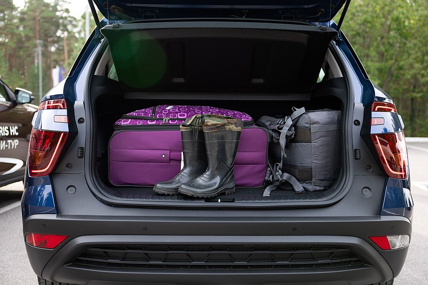 Электронные системы и панорамная крыша: изучаем комплектации Solaris HC