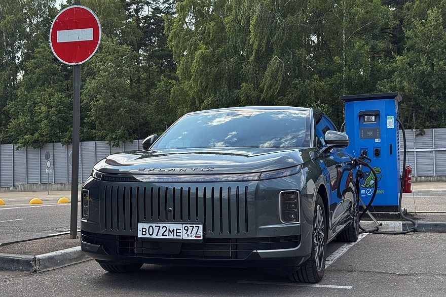 Выбираем кроссовер для дальних поездок: батарея, зарядка и запас хода от 1000 км