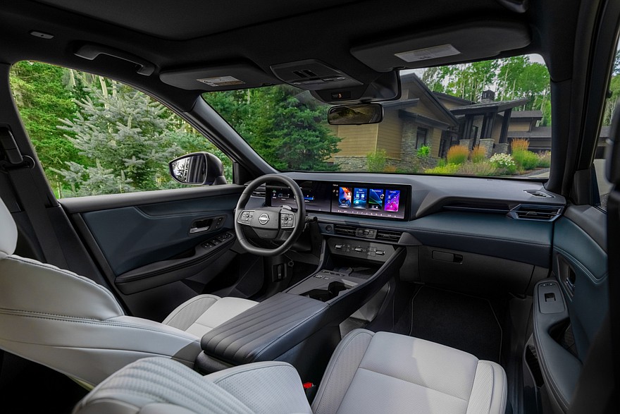 На фото: салон Nissan Rogue Hybrid