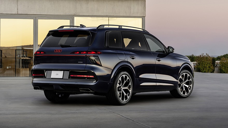 На фото: Audi Q9