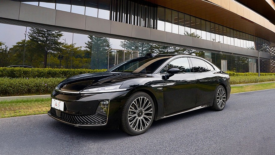 Флагманский седан Hyptec A800 от GAC готовится к премьере, раскрыт дизайн интерьера