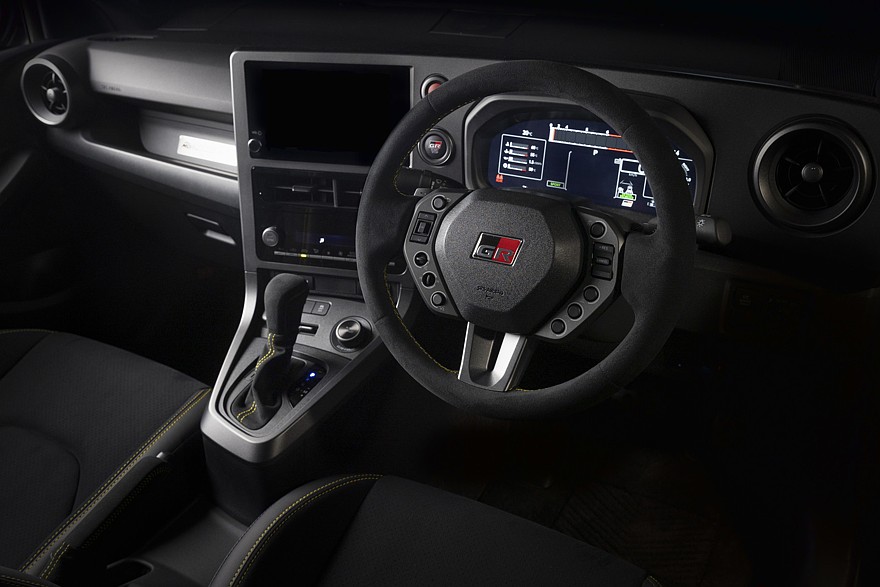 На фото: салон хот-хэтча GR Yaris Morizo RR