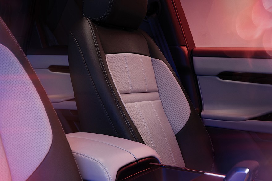 На фото: салон Range Rover Evoque Hoxton