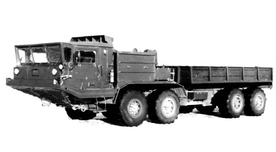 Модернизированный 14-тонный грузовик БАЗ-69501 с бортовой трансмиссией