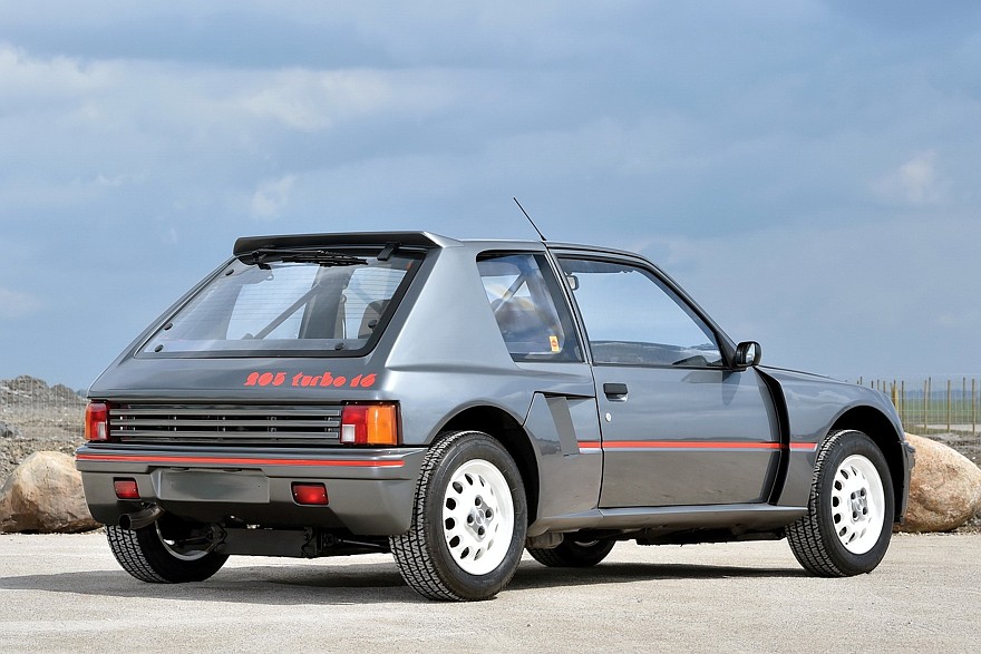 Дорожный Peugeot 205 Turbo 16