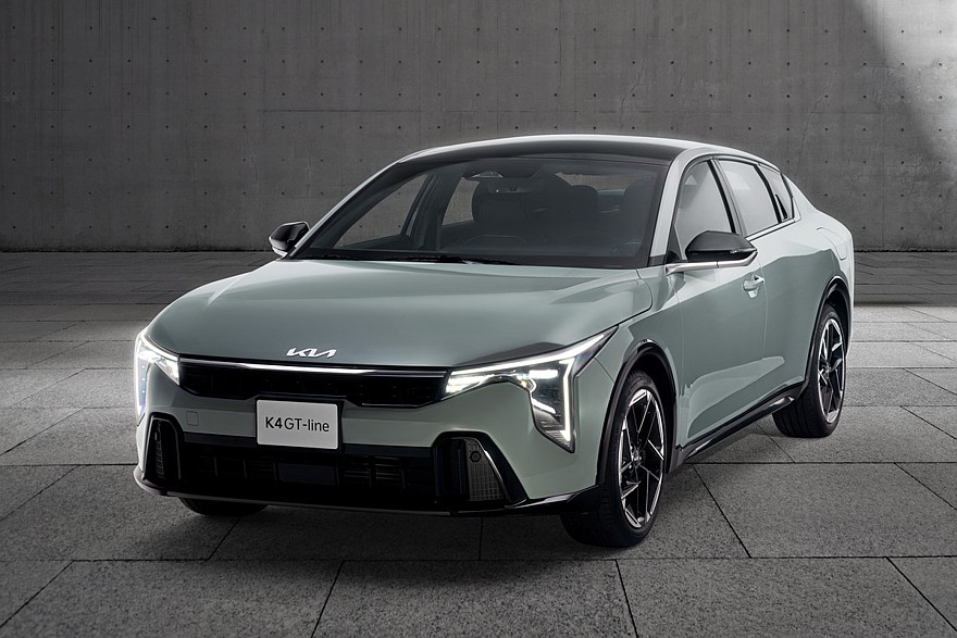 Седан Kia K4 GT-Line для Мексики