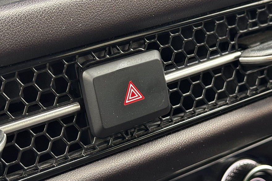 Японский минимализм с европейским лицом: тест-драйв Honda ZR-V