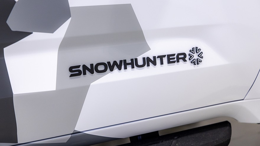На фото: эмблема Toyota Snowhunter