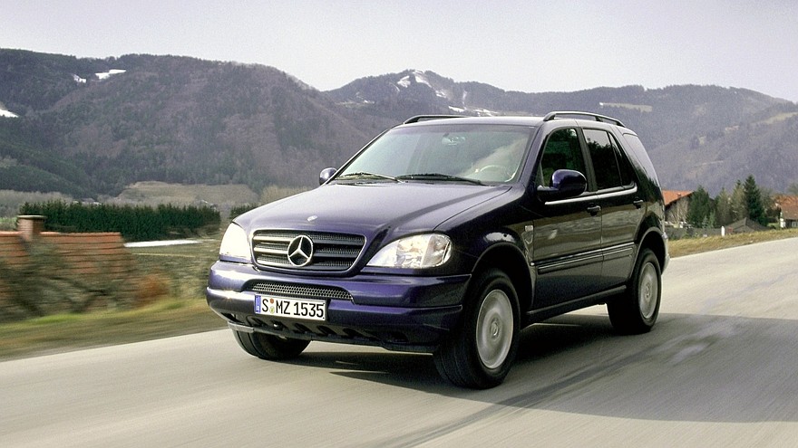 На фото: Mercedes-Benz M-Klasse (W163) '1997–2001