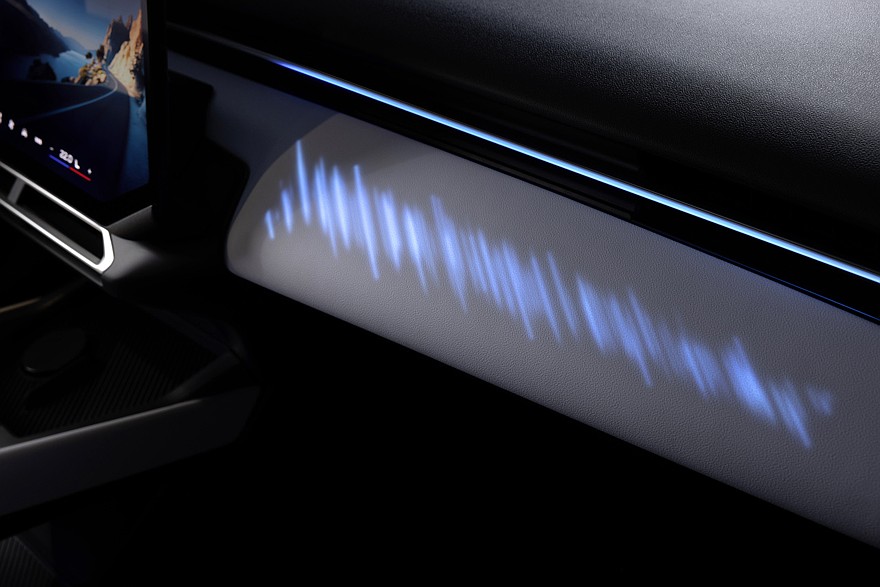 На фото: салон нового седана BMW i3