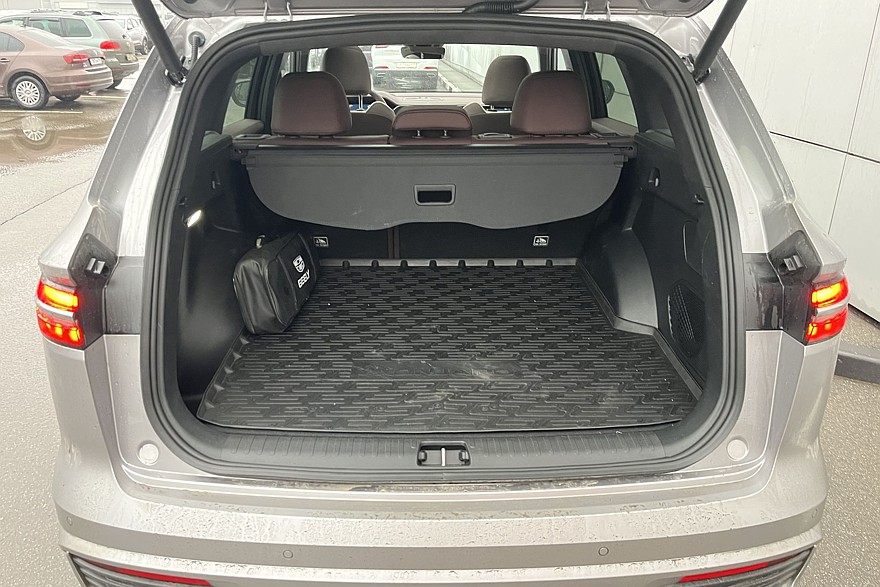 5 причин покупать и не покупать Geely Monjaro