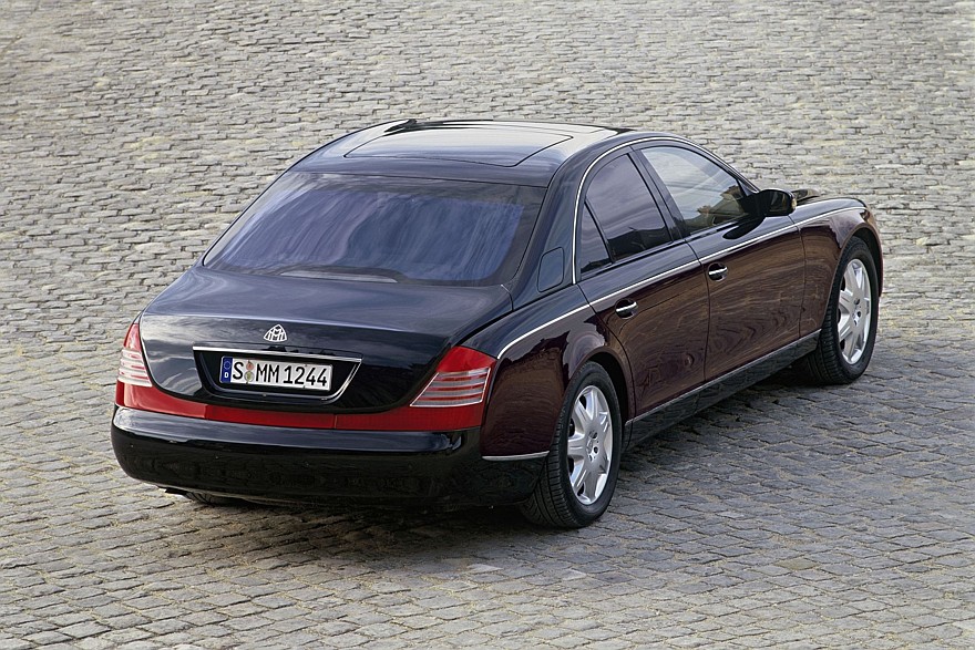 Модель 57 визуально еще воспринималась как автомобиль, а не церемониальный лимузин