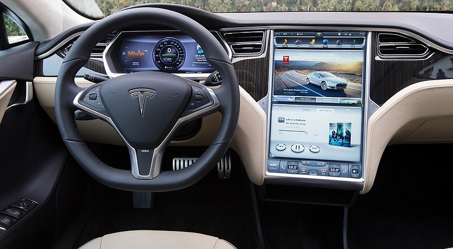 На фото: Tesla Model S'2012–15