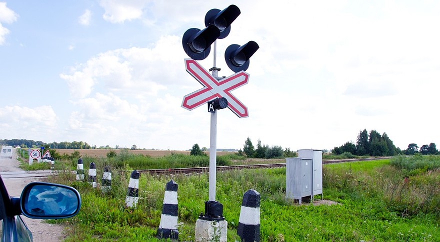 Car stand railway crossing road traffic-light