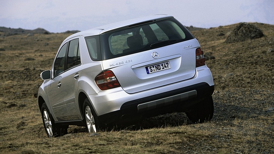 На фото: Mercedes-Benz ML 420 CDI (W164) '2005–08