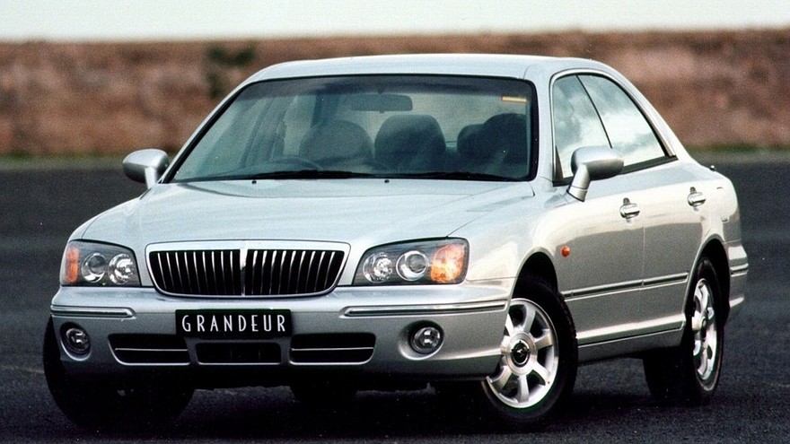 На фото: Hyundai Grandeur 1998