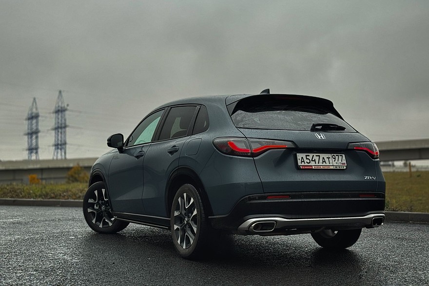 Японский минимализм с европейским лицом: тест-драйв Honda ZR-V