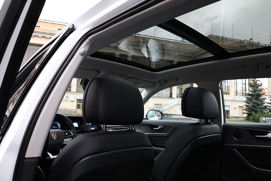 Больше не компромисс: необычный тест-драйв Hongqi HS5