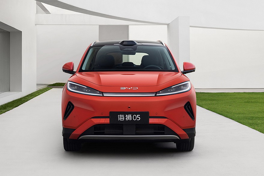 Обновленный гибридный BYD Sealion 05 DM-i. Посвежевший электрический паркетник выглядит так же