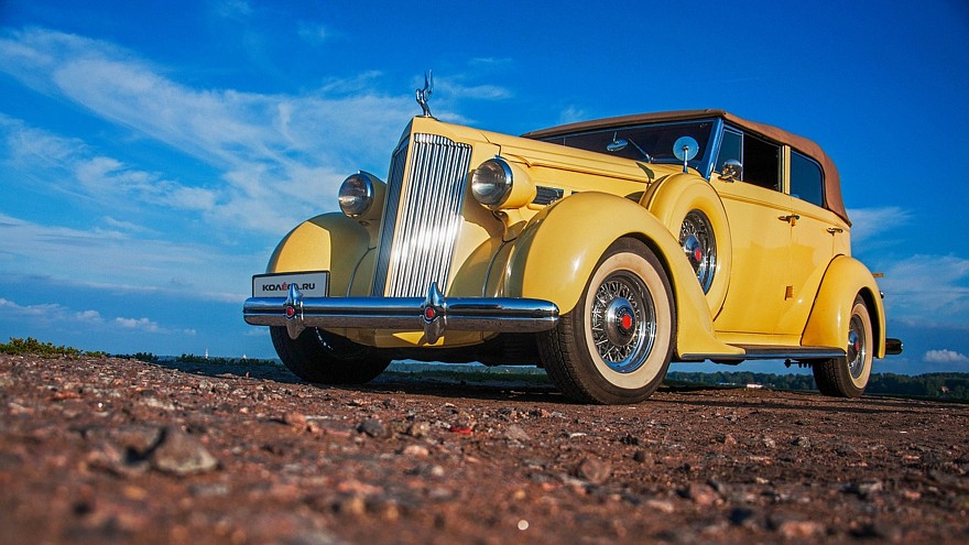 Packard Eight 1937 жёлтый три четверти (4)