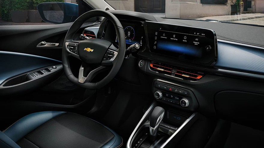 Салон актуального хэтчбека Chevrolet Onix