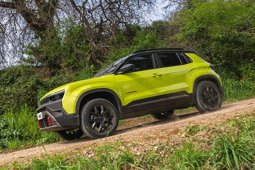Обновленный Jeep Avenger 4xe