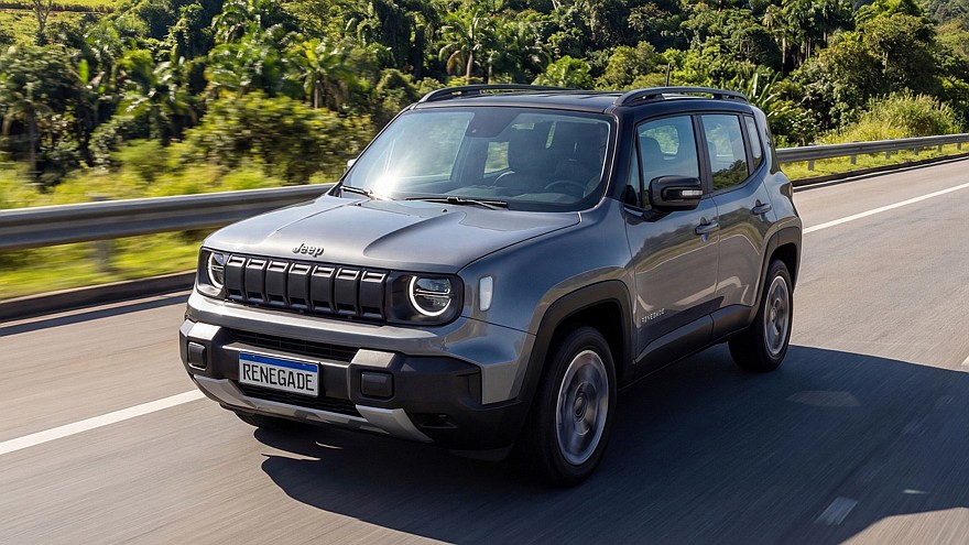 На фото: обновлённый Jeep Renegade Altitude