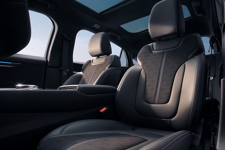 Обновлённый Ford Mondeo: официальные фото и дата запуска