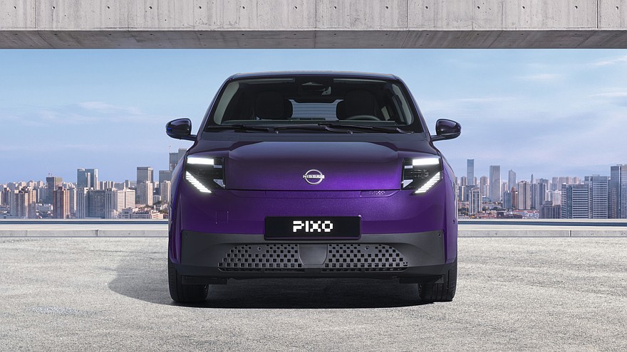 На фото: Nissan Pixo