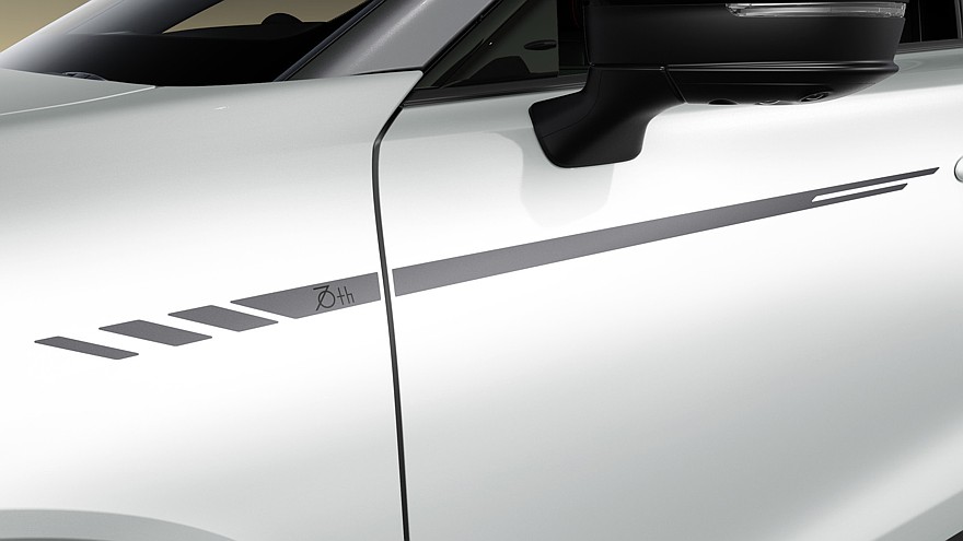 Кроссовер Toyota Crown Estate получил юбилейную спецверсию