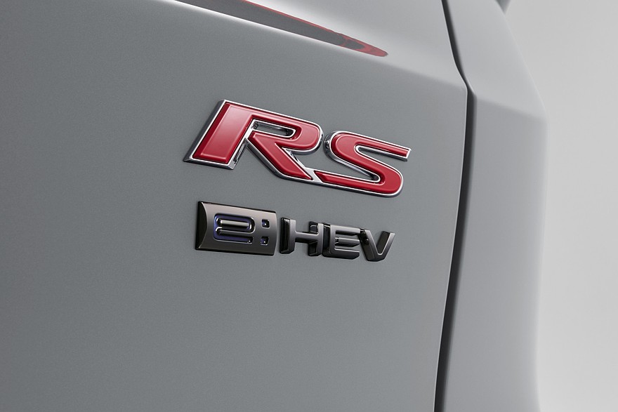 На фото: Honda CR-V e:HEV RS Black Edition с пакетом Tough Premium