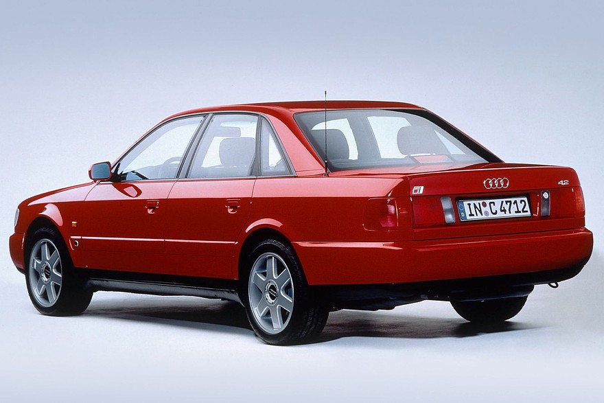 Спорт и бизнес: вспоминаем самые быстрые бизнес-седаны девяностых