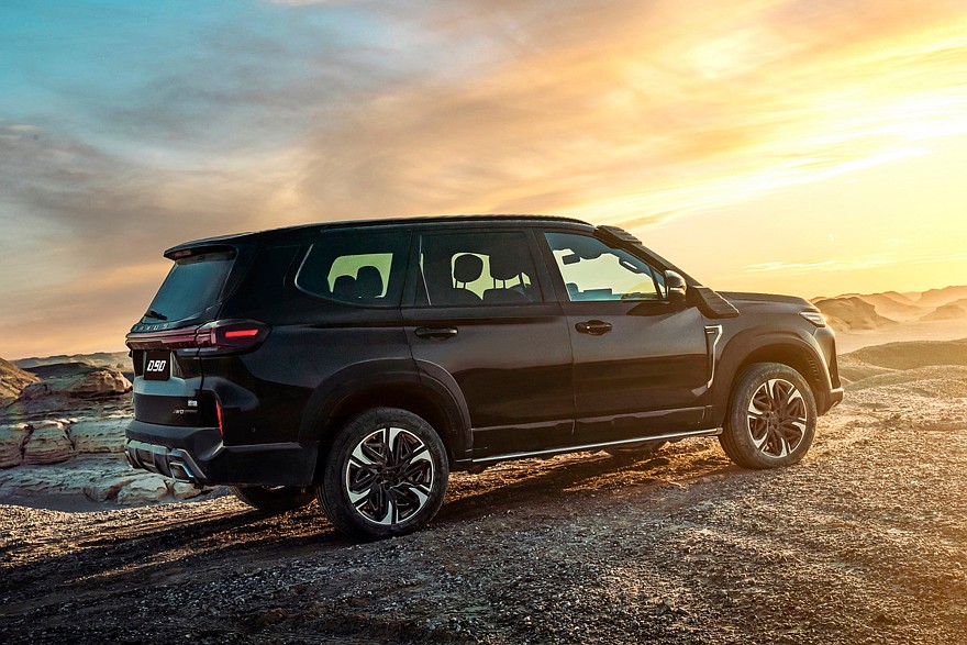 Исходный рестайлинговый Maxus D90 для экспортных рынков. В родном Китае такой внедорожник зовется Maxus Territory