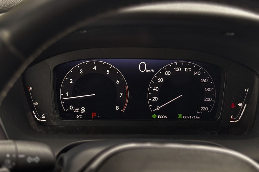 Японский минимализм с европейским лицом: тест-драйв Honda ZR-V