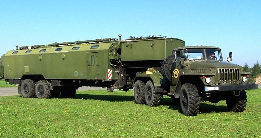 Пункт служебной радиосвязи «Орех» в кузове К-862 на полуприцепе Урал-862