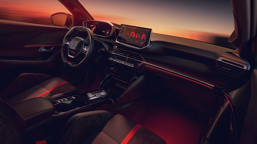 На фото: салон серийного хот-хэтча Peugeot E-208 GTi
