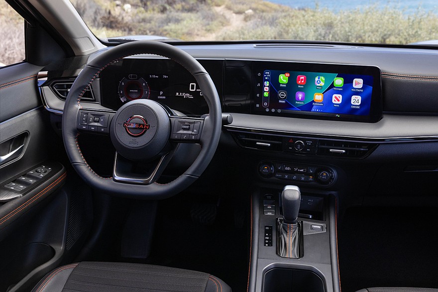 На фото: салон Nissan Kicks Rock Creek (версии для американского рынка)
