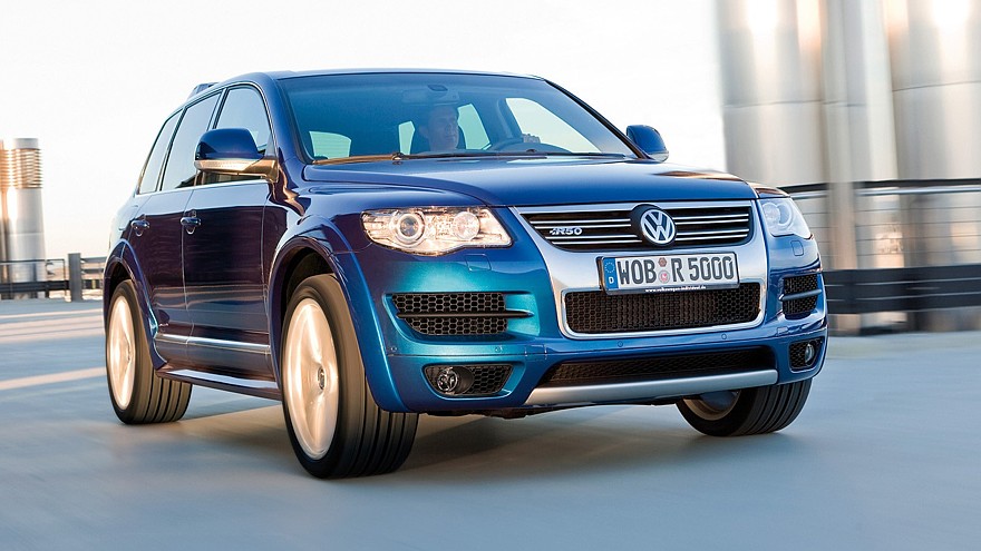 На фото: Volkswagen Touareg R50, оснащённый пятилитровым V10 мощностью 350 л.с.
