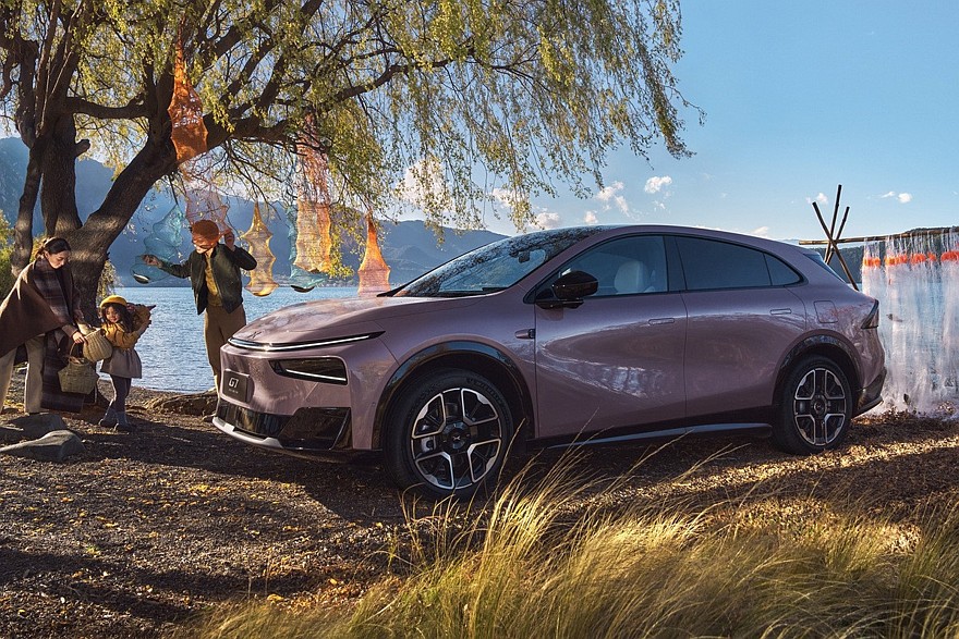 Гибридный Xpeng G7