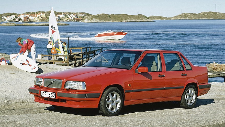Volvo 850 красный