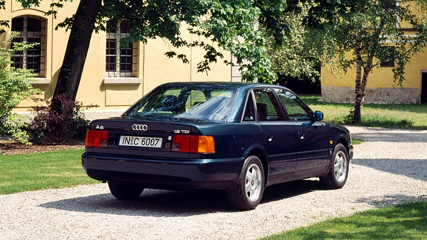 На фото: Audi A6 C4 1994 -1997