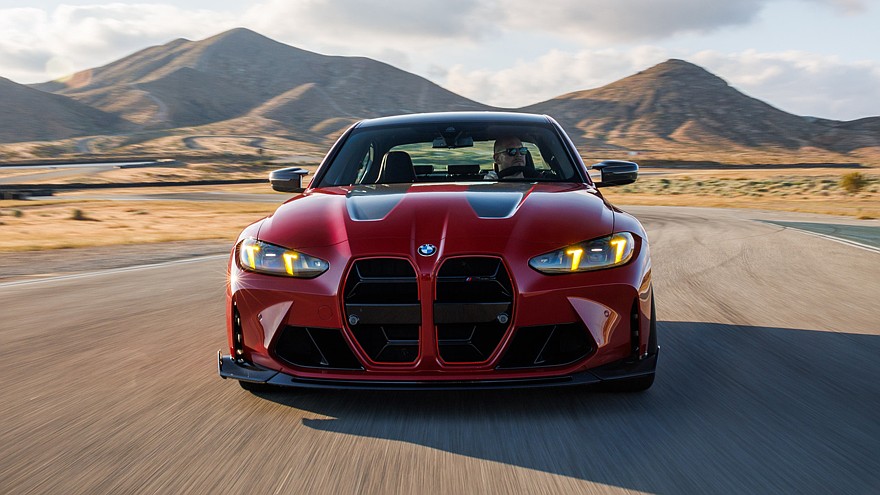 На фото: BMW M3 CS Handschalter