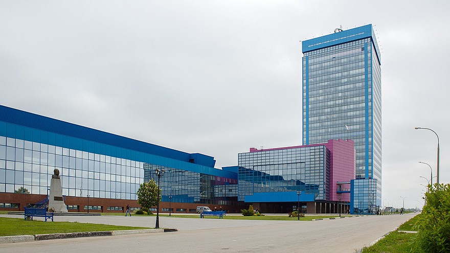 На фото: здание заводоуправления АВТОВАЗа