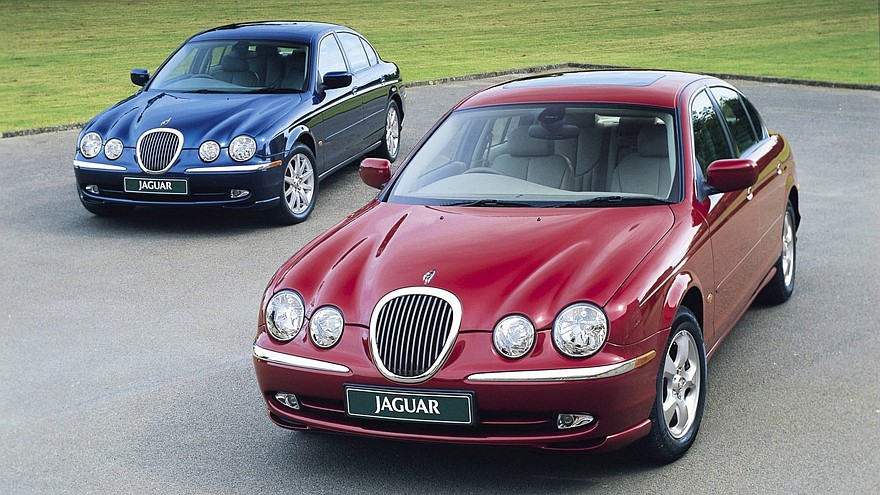 На фото: Jaguar S-Type '1999–2003