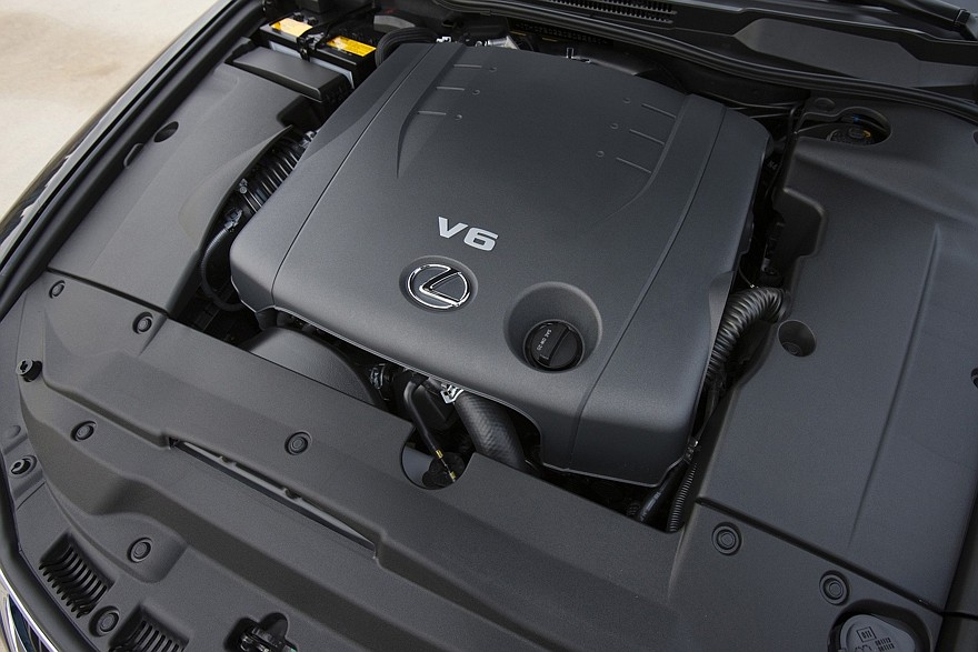 Под капотом Lexus IS 250 '2008–10 двигатель