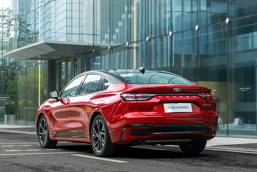 Обновлённый Ford Mondeo: официальные фото и дата запуска